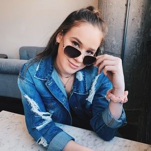 Meet your Posher, Abigail